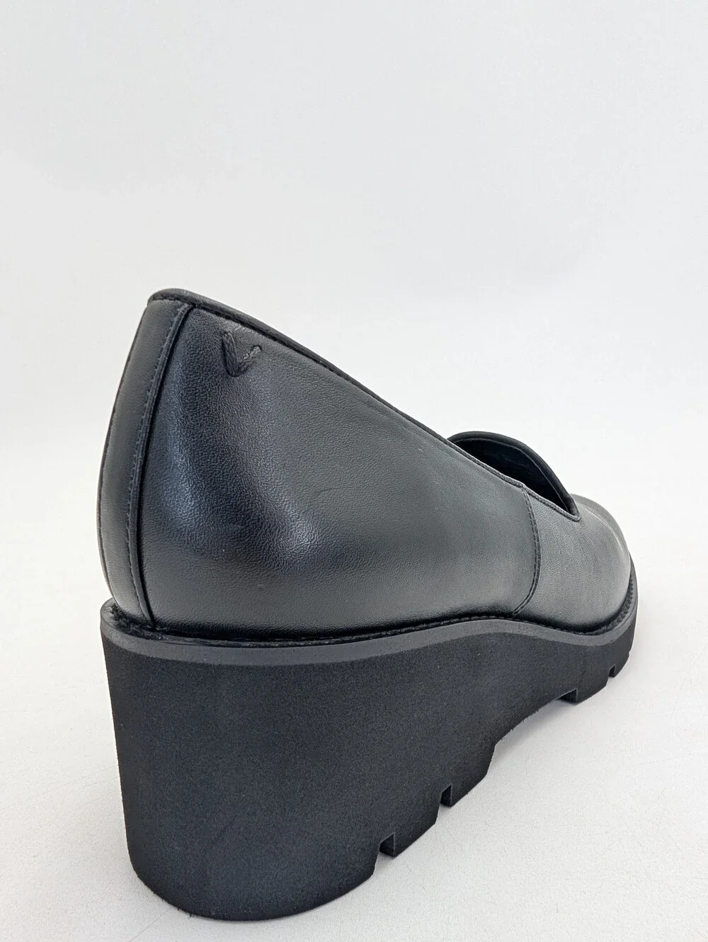 Vionic Willa Size 9 Genuine Smooth Black Leather Slip-On Moc-Toe Wedge Loafers